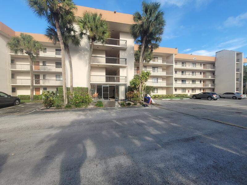 2 bedroom Condominium at 5917 Via Vermilya #206, Olympus Village Condo, Lake Worth — photo 2