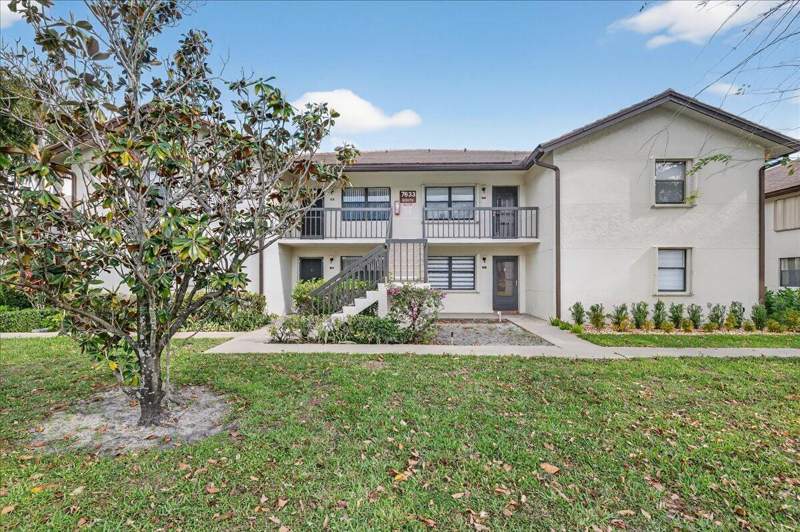 2 bedroom Condominium at 7633 Tahiti Lane #101, Lucerne Pointe One,Two,Three Four,Seven,Eight,Nine, Lake Worth — photo 2