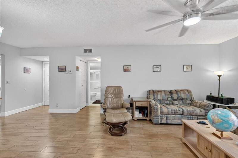 2 bedroom Condominium at 7633 Tahiti Lane #101, Lucerne Pointe One,Two,Three Four,Seven,Eight,Nine, Lake Worth — photo 5