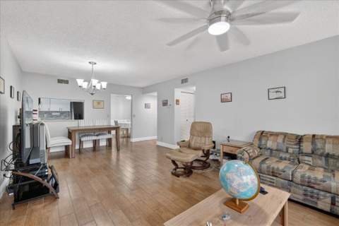 7633 Tahiti Lane #101, Lake Worth FL - photo 6 of 26