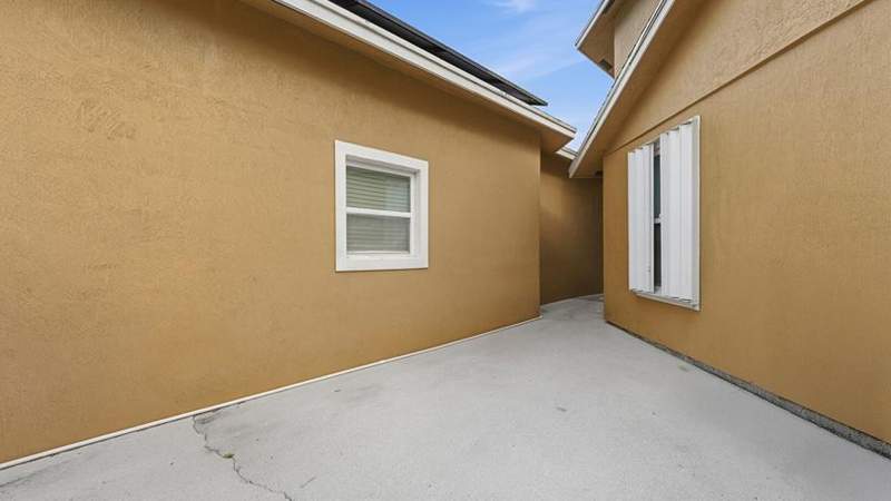 5 bedroom Single Family Residence at 2301 SW Barber Lane, Port St Lucie Section 18, Port St. Lucie — photo 5