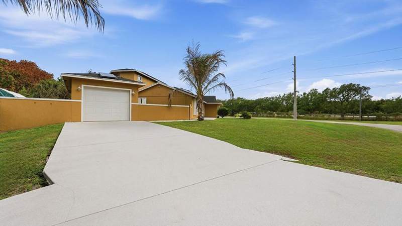5 bedroom Single Family Residence at 2301 SW Barber Lane, Port St Lucie Section 18, Port St. Lucie — photo 3