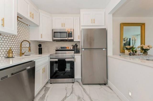 Lakeshore Club Condo