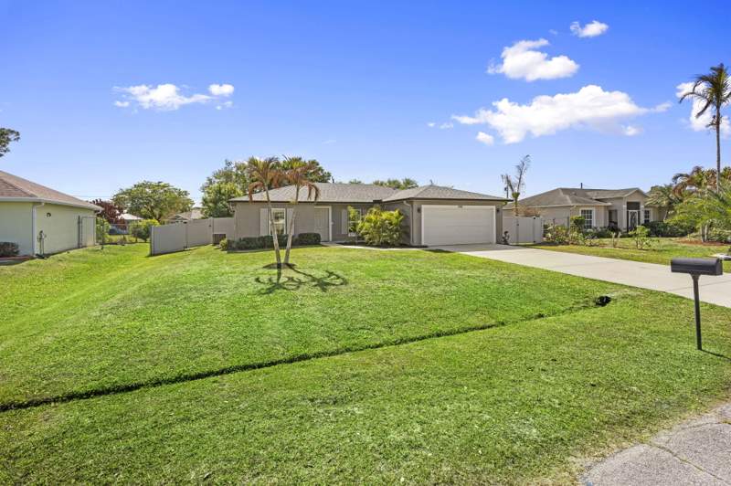 3 bedroom Single Family Residence at 2118 SE Genoa Street, Port St Lucie Section 30, Port St. Lucie — photo 3