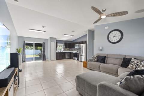 2118 SE Genoa Street, Port St. Lucie FL - photo 7 of 42