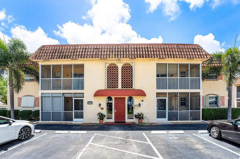 1 bedroom Condominium at 101 E Mcnab Road #304, Barcelona Gardens Condo Bldg 300, Pompano Beach — photo 2