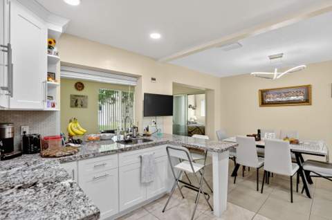 6945 NW 14th Street, Margate FL - photo 7 of 33