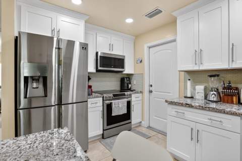 6945 NW 14th Street, Margate FL - photo 8 of 33