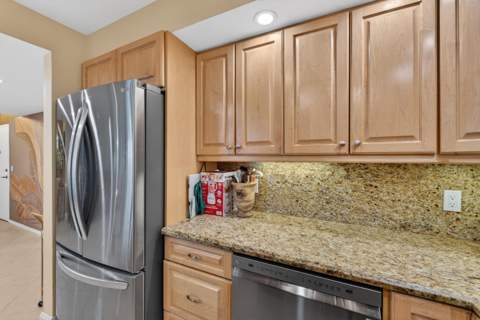 336 Golfview Road #704, North Palm Beach FL - photo 10 of 24