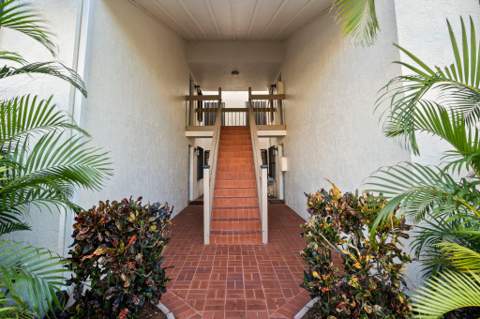 3225 S Lakeview Circle #22-202, Fort Pierce FL - photo 12 of 41