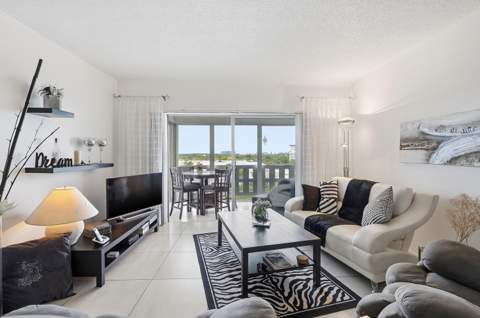 4330 Hillcrest Drive #804, Hollywood FL - photo 10 of 47