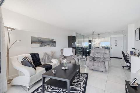 4330 Hillcrest Drive #804, Hollywood FL - photo 14 of 47