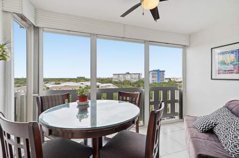 4330 Hillcrest Drive #804, Hollywood FL - photo 15 of 47