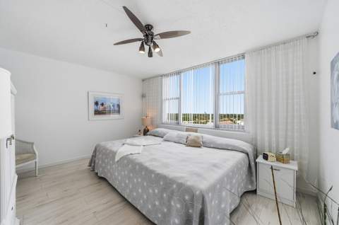 4330 Hillcrest Drive #804, Hollywood FL - photo 19 of 47