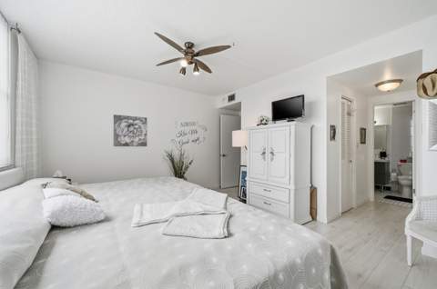4330 Hillcrest Drive #804, Hollywood FL - photo 22 of 47