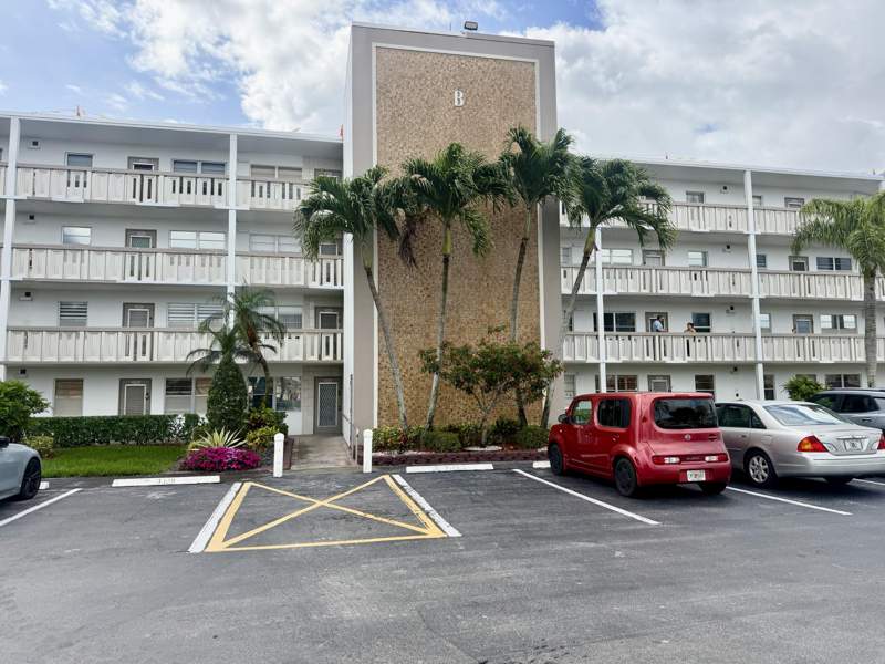 2 bedroom Condominium at 3035 Rexford, Rexford At Century Village Condo, Boca Raton — photo 2