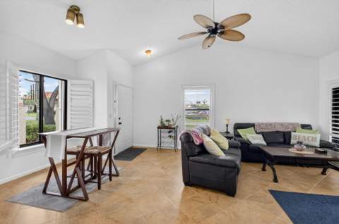 10 Vía De Casas Sur #101, Boynton Beach FL - photo 13 of 47