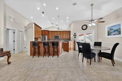 12301 Cabot Court, Boca Raton FL - photo 7 of 30