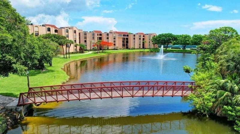 2 bedroom Condominium at 2255 Lindell Boulevard #4103, Lavers Delray Racquet Club Condo, Delray Beach — photo 2