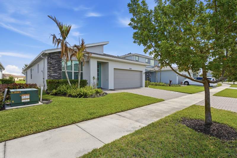 4 bedroom Single Family Residence at 12767 SW Phoenix Drive, Emery Tradition, Port St. Lucie — photo 4