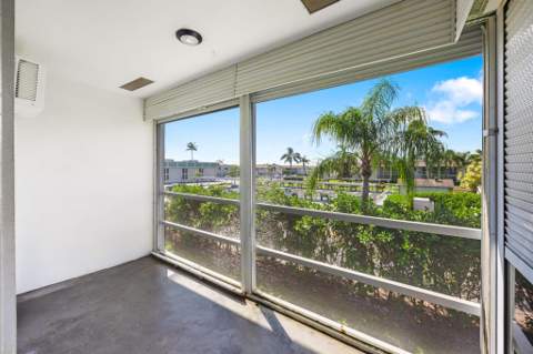 480 Horizons #207, Boynton Beach FL - photo 17 of 36