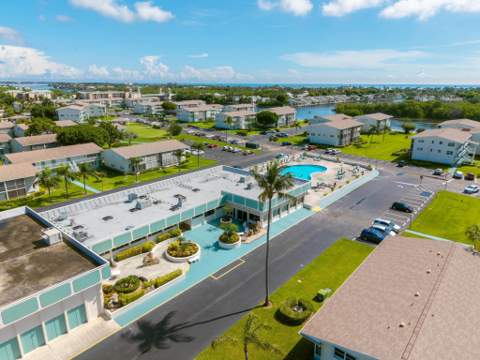 480 Horizons #207, Boynton Beach FL - photo 19 of 36