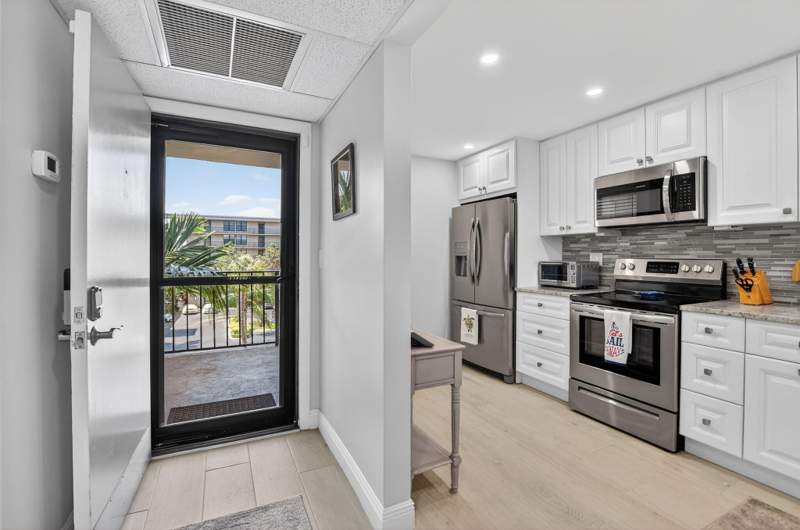 2 bedroom Condominium at 6 Royal Palm Way #409, Boca Bayou, Boca Raton — photo 2