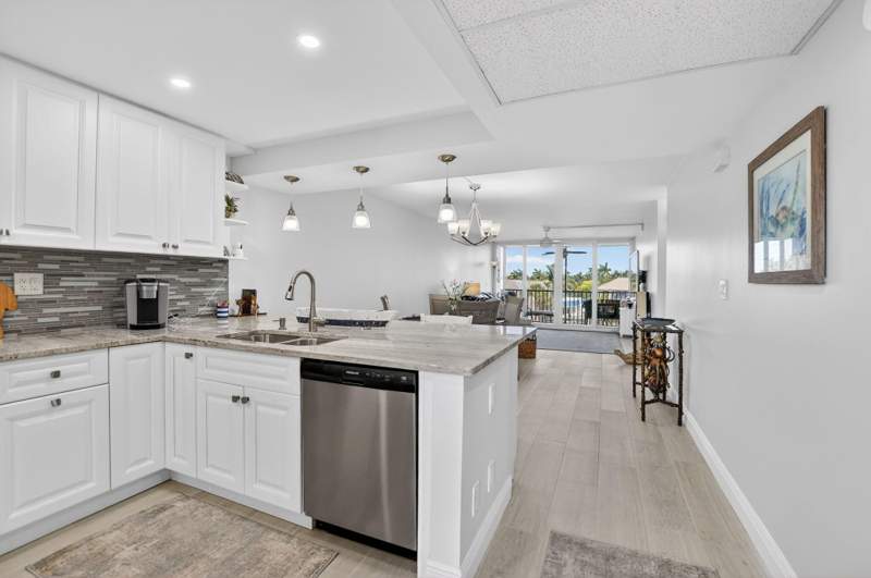 2 bedroom Condominium at 6 Royal Palm Way #409, Boca Bayou, Boca Raton — photo 3