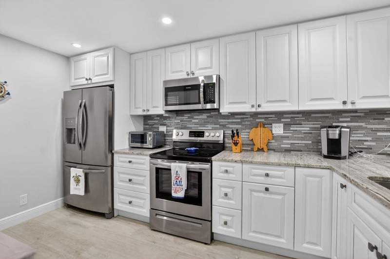 2 bedroom Condominium at 6 Royal Palm Way #409, Boca Bayou, Boca Raton — photo 4