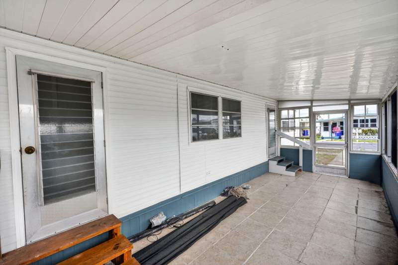 2 bedroom Mobile Home at 10885 SE Federal Highway #96, Sea Breeze Mobile Manor, Hobe Sound — photo 2