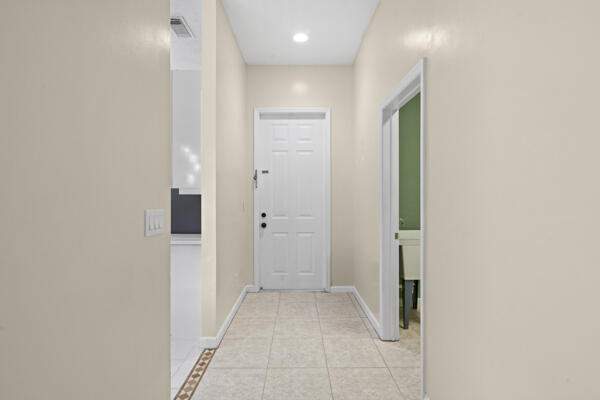 3 bedroom Single Family Residence at 808 SW Munjack Circle, Lake Charles Ph 3G, Port St. Lucie — photo 4