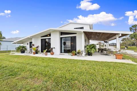 8309 S Indian River Drive, Fort Pierce FL - photo 15 of 47
