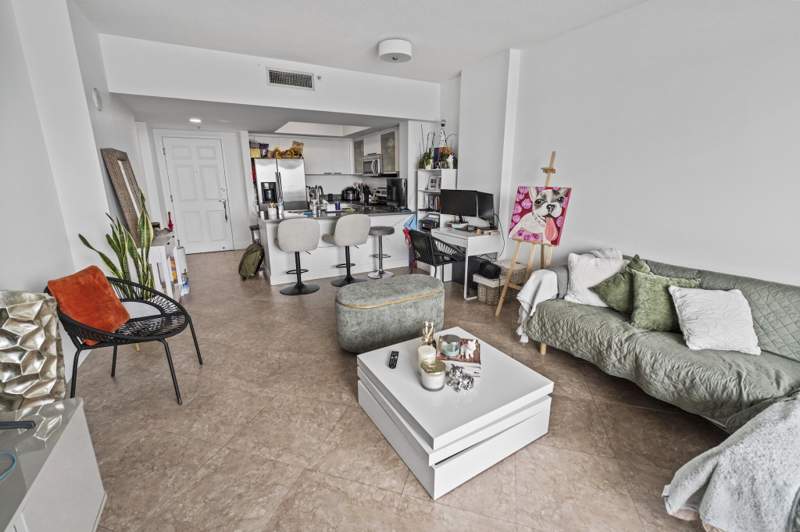 1 bedroom Condominium at 140 S Dixie Highway #733, Hollywood Station Res Condo, Hollywood — photo 2