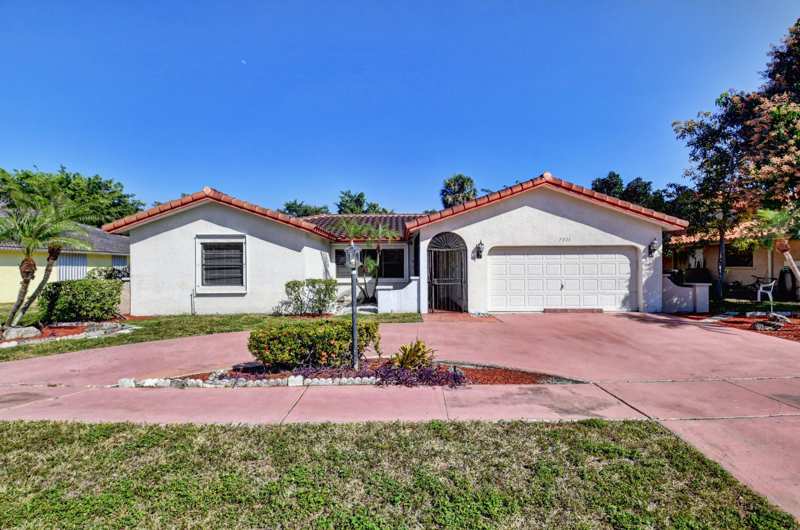 4 bedroom Single Family Residence at 7011 San Sebastian Circle, Del Mar Village, Boca Raton — photo 1