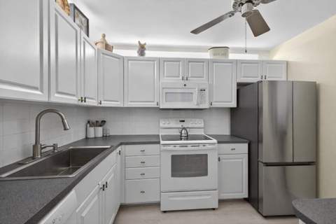 837 NW 47th Street, Deerfield Beach FL - photo 10 of 21