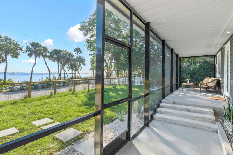 2 bedroom Single Family Residence at 10007 S Indian River Drive, METES AND BOUNDS, Fort Pierce — photo 3