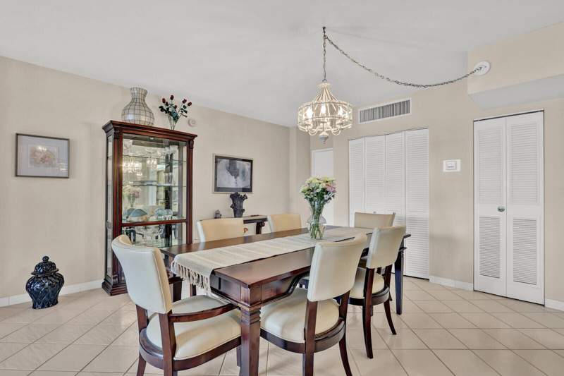 1 bedroom Condominium at 3450 S Ocean Boulevard #327, Patrician Of Palm Beach Condo, Palm Beach — photo 4