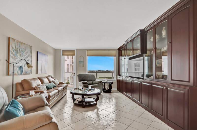 1 bedroom Condominium at 3450 S Ocean Boulevard #327, Patrician Of Palm Beach Condo, Palm Beach — photo 3