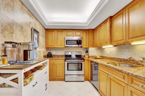 3450 S Ocean Boulevard #327, Palm Beach FL - photo 9 of 35