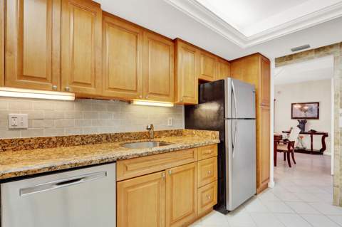 3450 S Ocean Boulevard #327, Palm Beach FL - photo 8 of 35