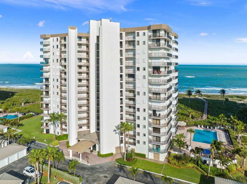 3 bedroom Condominium at 3120 N Highway A1a #402, Tiara Towers Condominium, Fort Pierce — photo 2