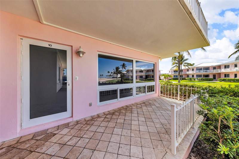 2 bedroom Stock Cooperative at 1922 S Ocean Lane #10, Ocean Lane Villas Co-Op, Fort Lauderdale — photo 4