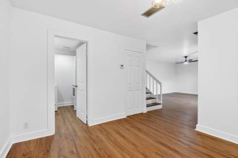 198 Lake Arbor Drive, Palm Springs FL - photo 20 of 43
