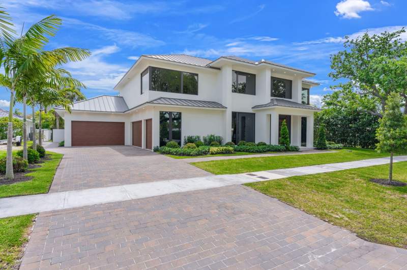 5 bedroom Single Family Residence at 2406 NE 13th Court, Beach Way Heights Unit, Fort Lauderdale — photo 2