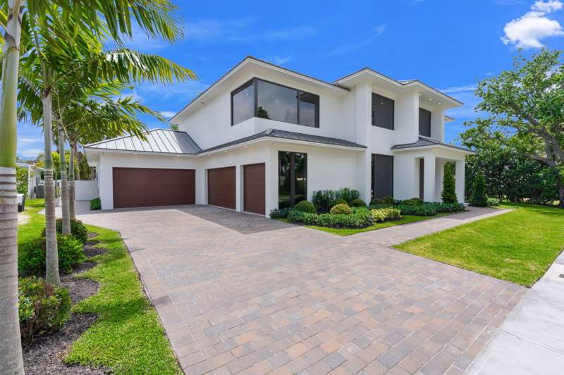 5 bedroom Single Family Residence at 2406 NE 13th Court, Beach Way Heights Unit, Fort Lauderdale — photo 4