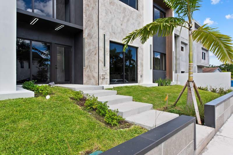 4 bedroom Townhouse at 843 SW 14th Court #843, Esmonda Gardens, Fort Lauderdale — photo 2
