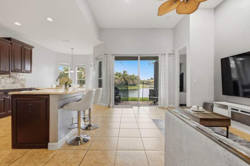 4 bedroom Single Family Residence at 12290 NW 77th Manor, Heron Bay Central, Parkland — photo 2