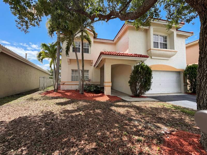 4 bedroom Single Family Residence at 73 Gables Boulevard, Bonaventure 82-43 B, Weston — photo 2