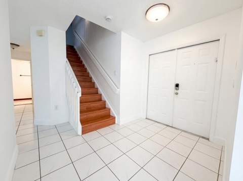 73 Gables Boulevard, Weston FL - photo 13 of 20