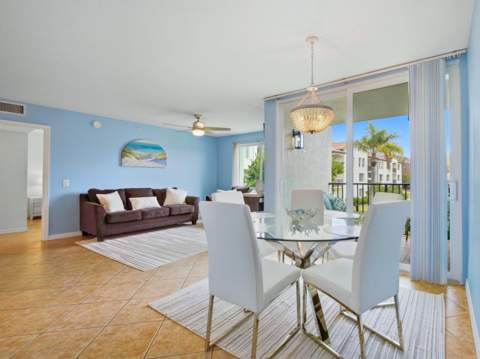 316 Villa Circle, Boynton Beach FL - photo 8 of 41